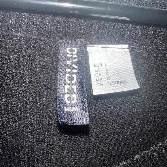 H&M Sweater - Picture 2 of 3